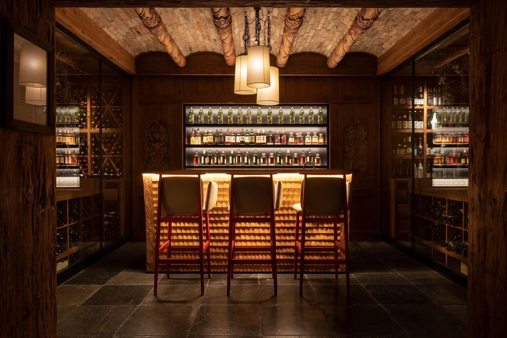 The Alpina Gstaad Hotel Екстериор снимка